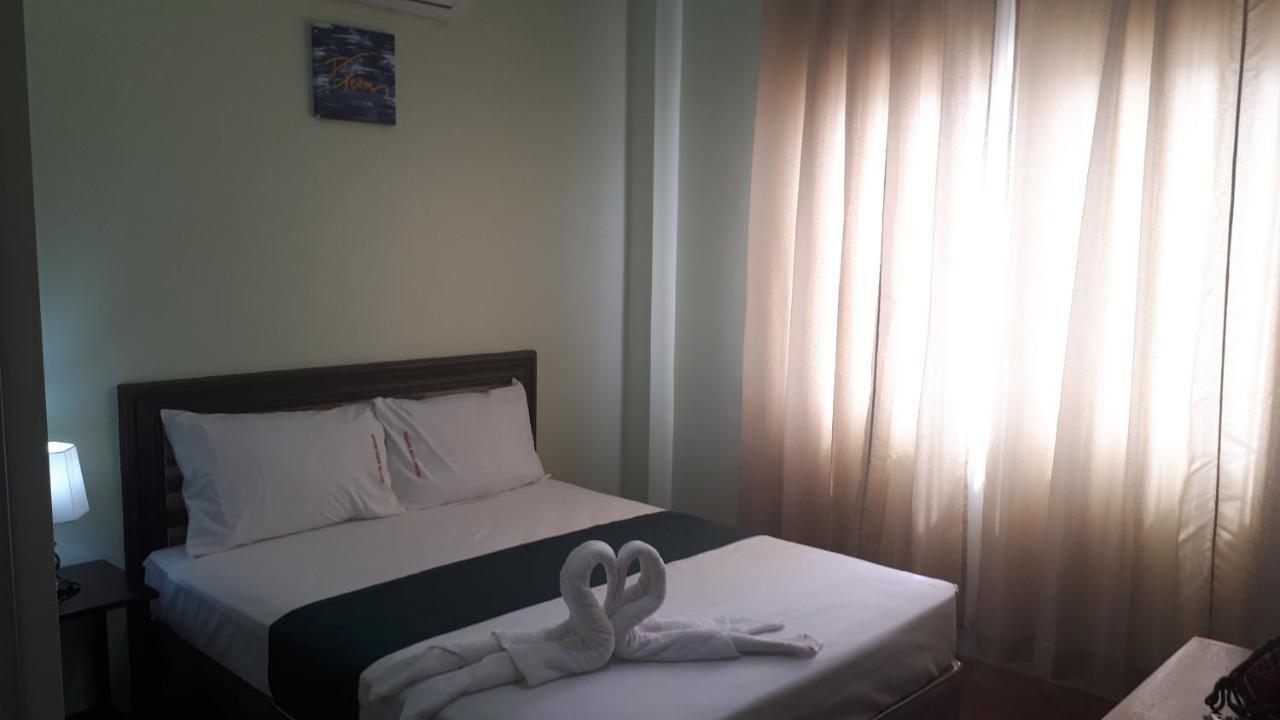 Adams View Hotel Moalboal Kültér fotó